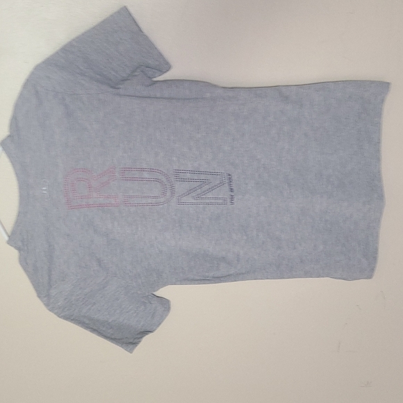 Under Armour Tee - Picture 2 of 4